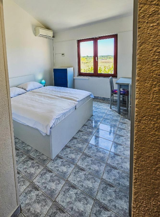 Aenona Sea View Apartments Нін Екстер'єр фото