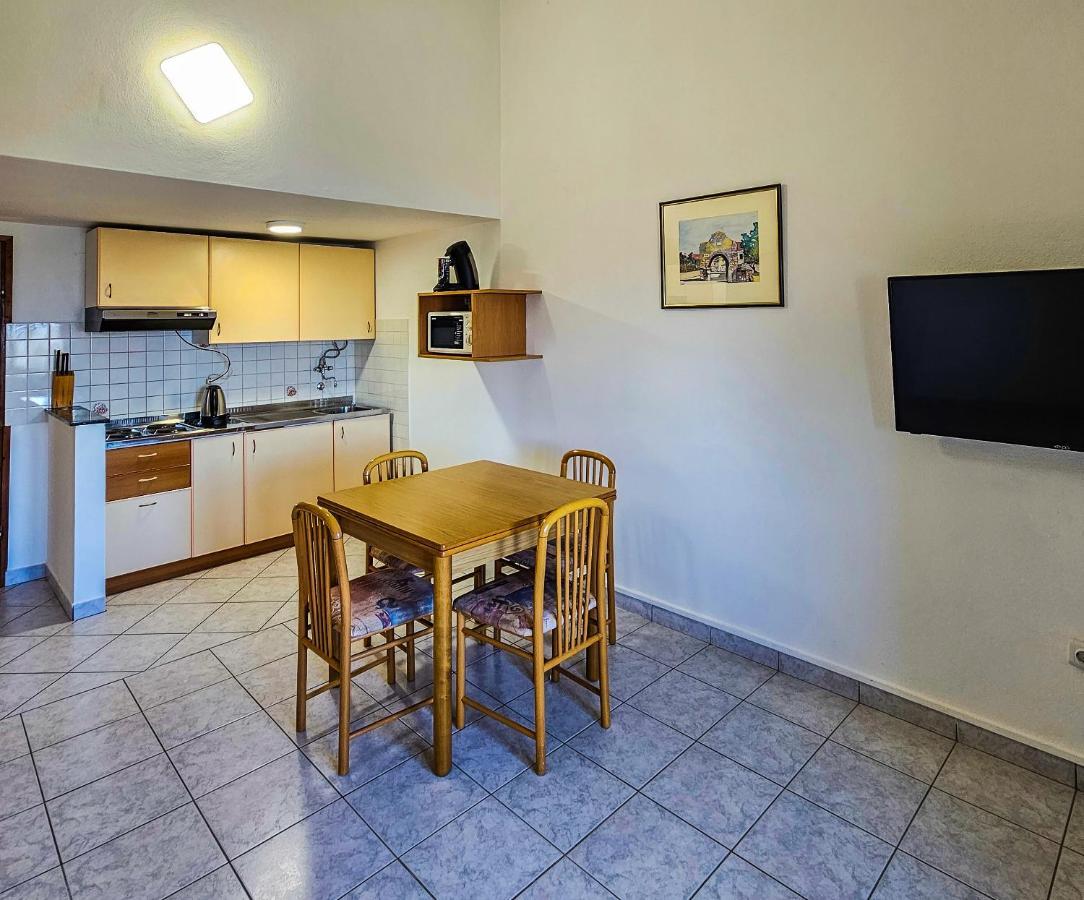 Aenona Sea View Apartments Нін Екстер'єр фото