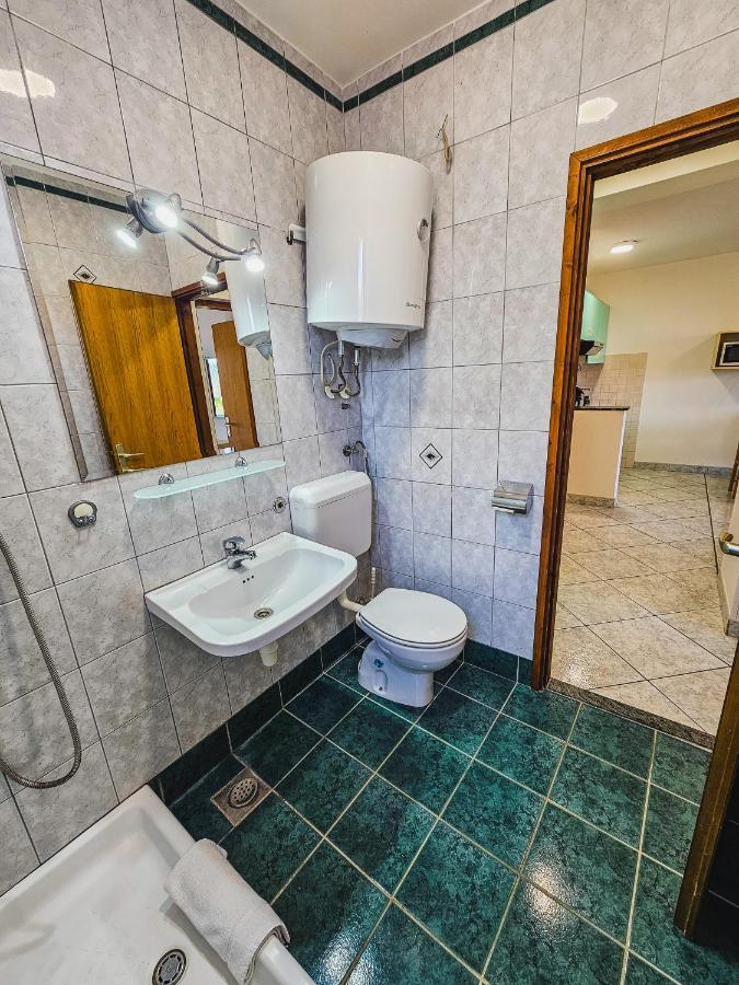 Aenona Sea View Apartments Нін Екстер'єр фото