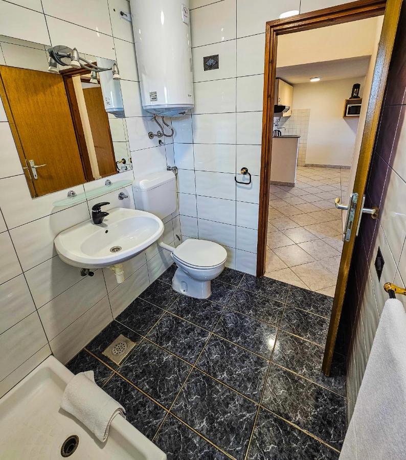 Aenona Sea View Apartments Нін Екстер'єр фото